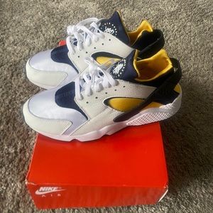 Nike Air Huarache size 11.5